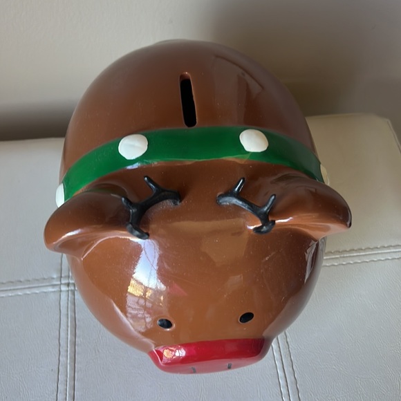 Bank - Picture 2 of 7